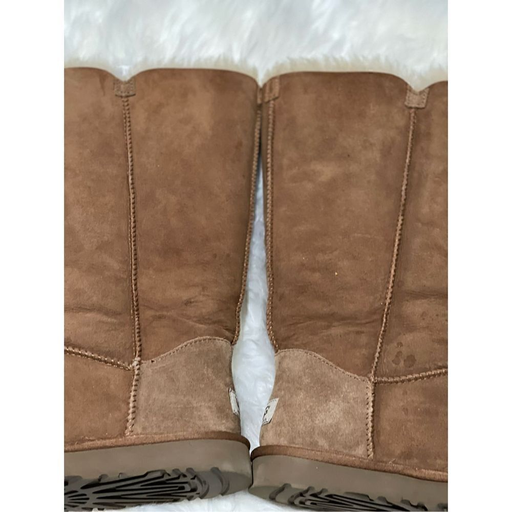 Ugg Bailey Button Triplet Ll Bootsize 8 Suede - image 3